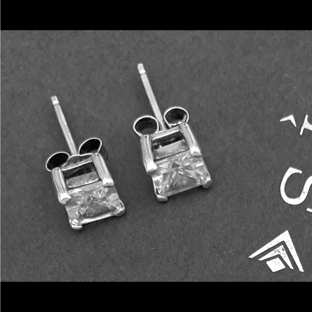 Silpada Vintage RARE Sterling Silver Princess Cut “NOBLE” CZ Post Earrings - Picture 4 of 6